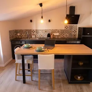  Appartement T2 Au Calme , Centre Historique , Entrée Autonome
